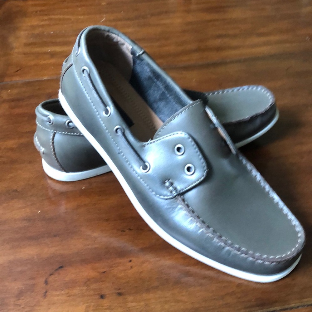 Marc Anthony men’s loader shoe in new condition